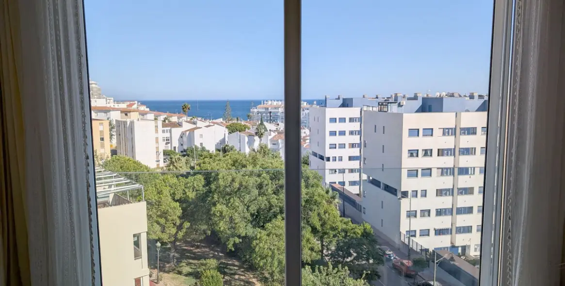 Продажа двухуровневого пентхауса в Estepona 19