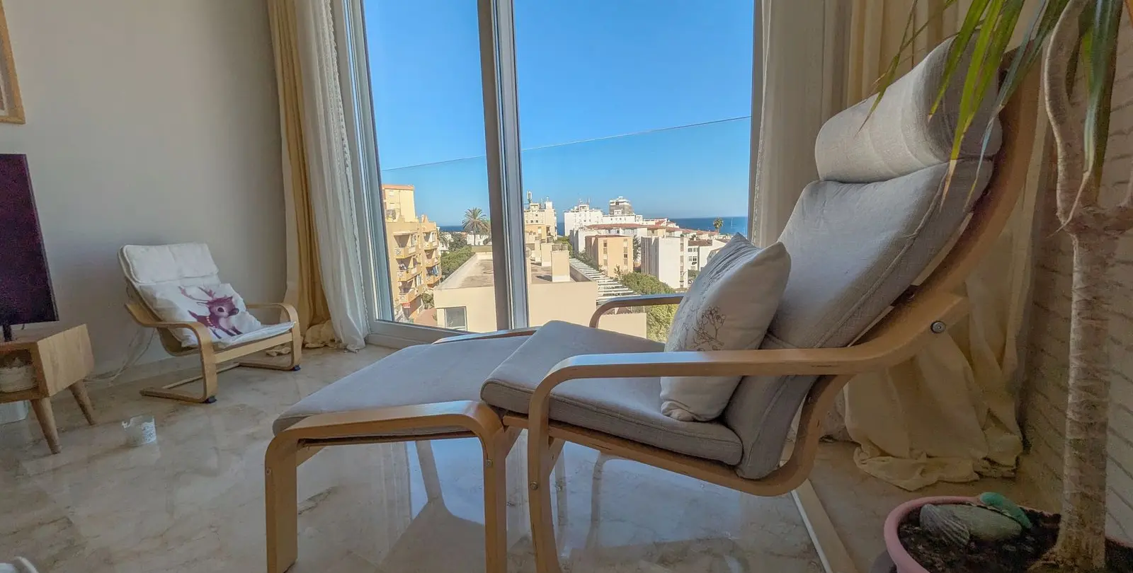 Sale of penthouse duplex in Estepona 3