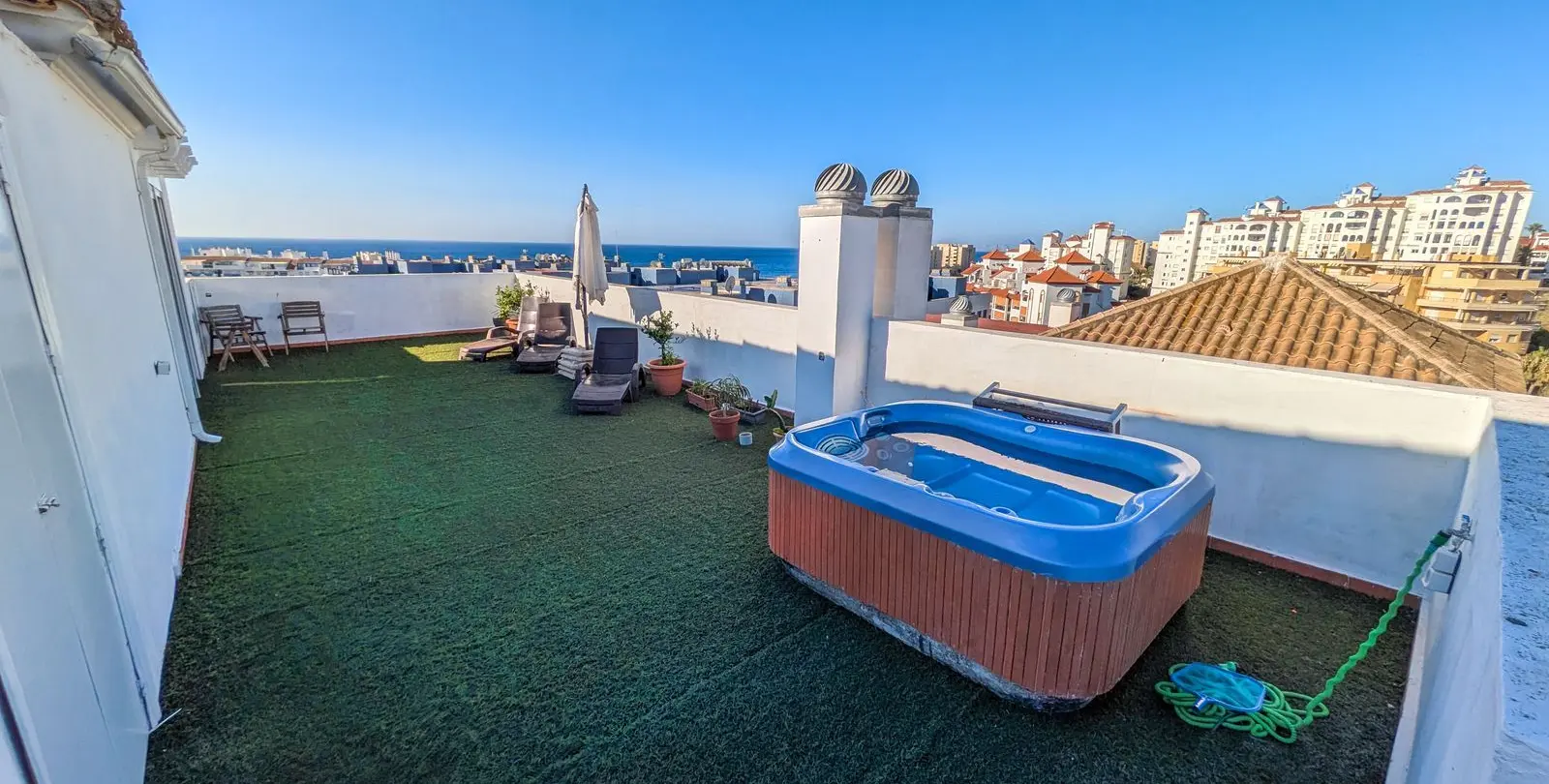 Sale of penthouse duplex in Estepona 4