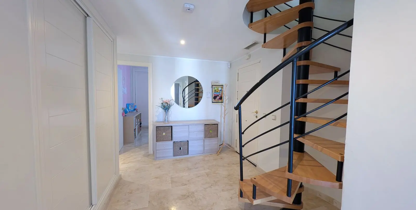 Sale of penthouse duplex in Estepona 15