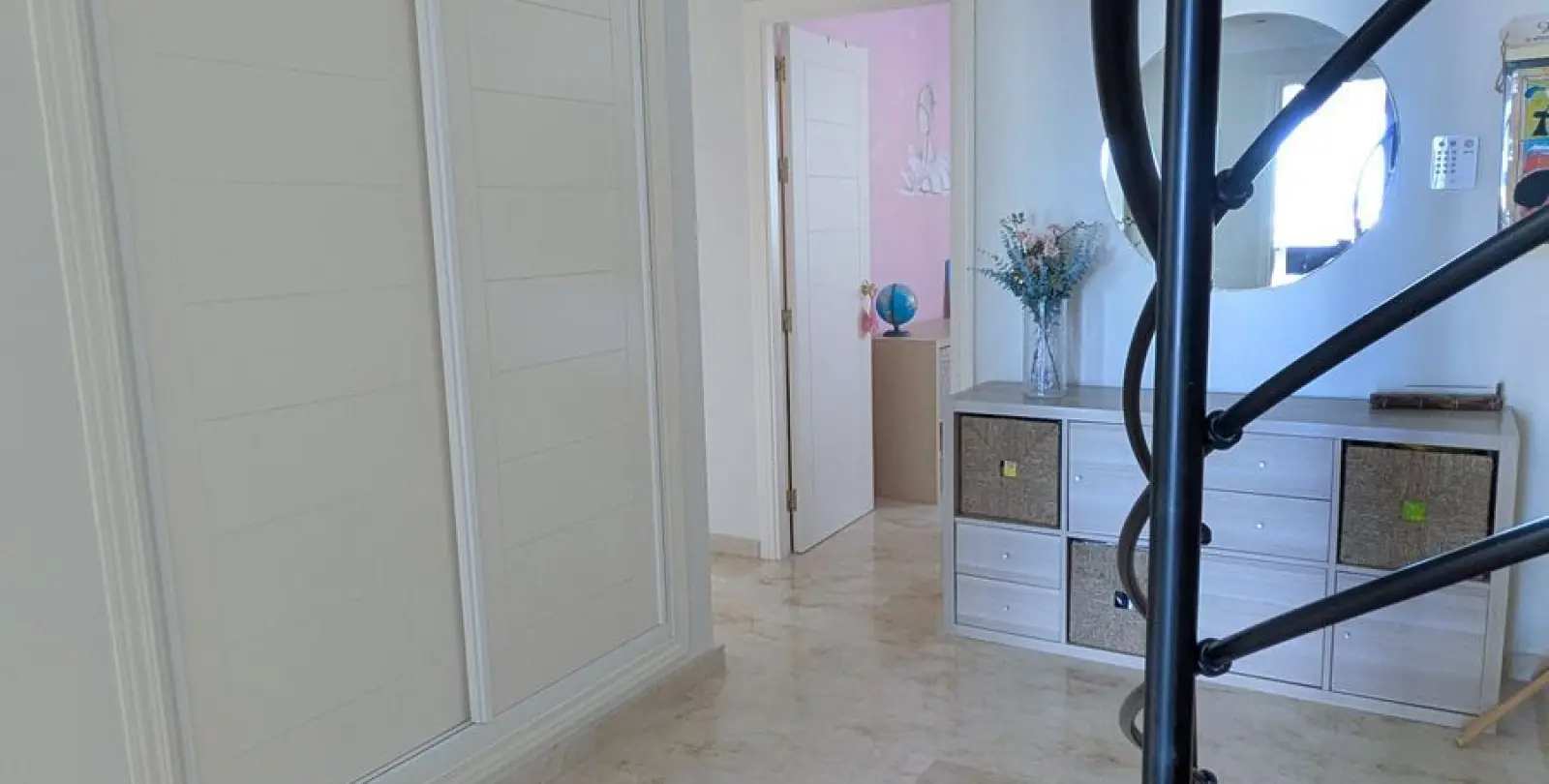 Sale of penthouse duplex in Estepona 18