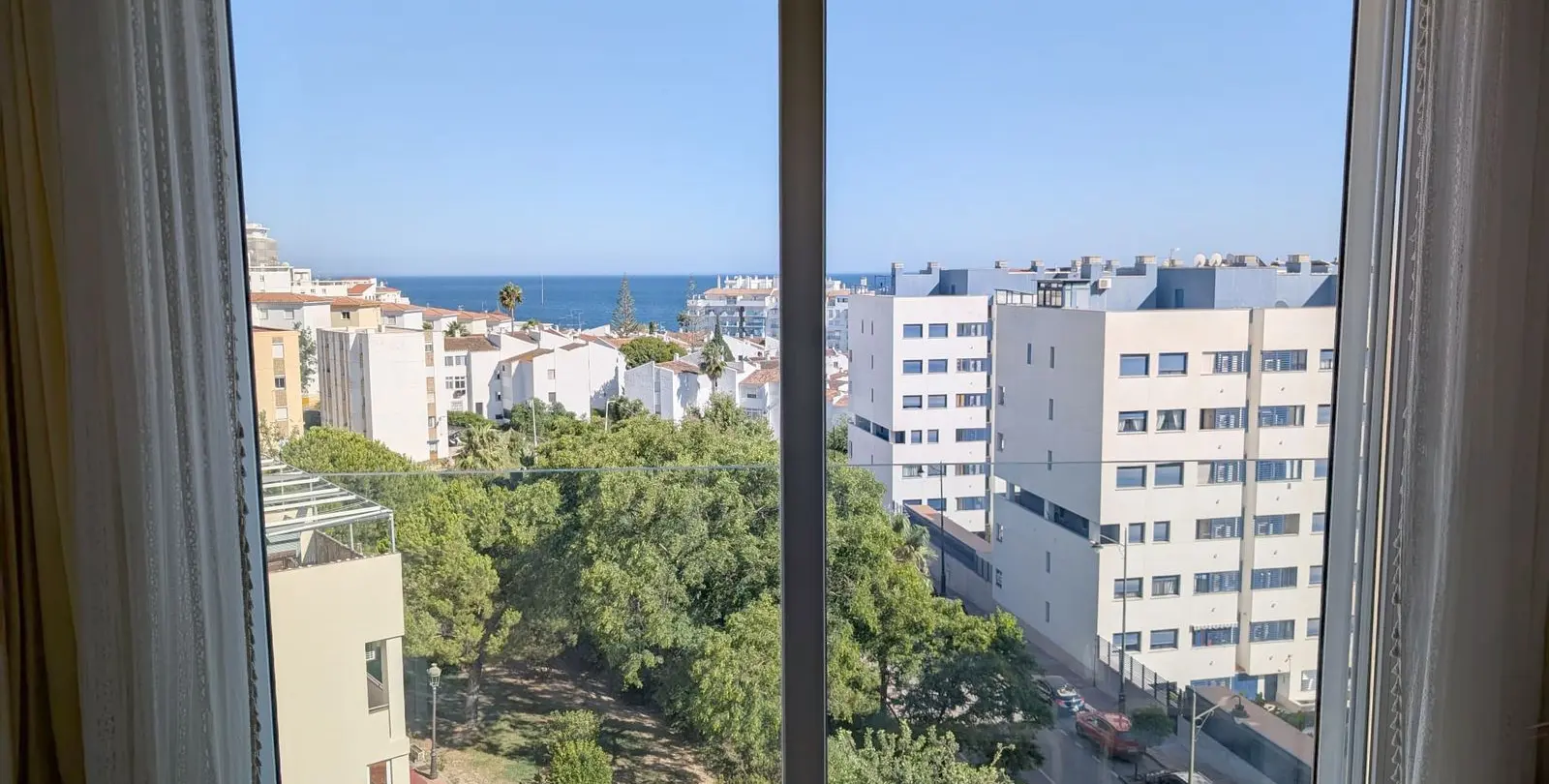Sale of penthouse duplex in Estepona 19