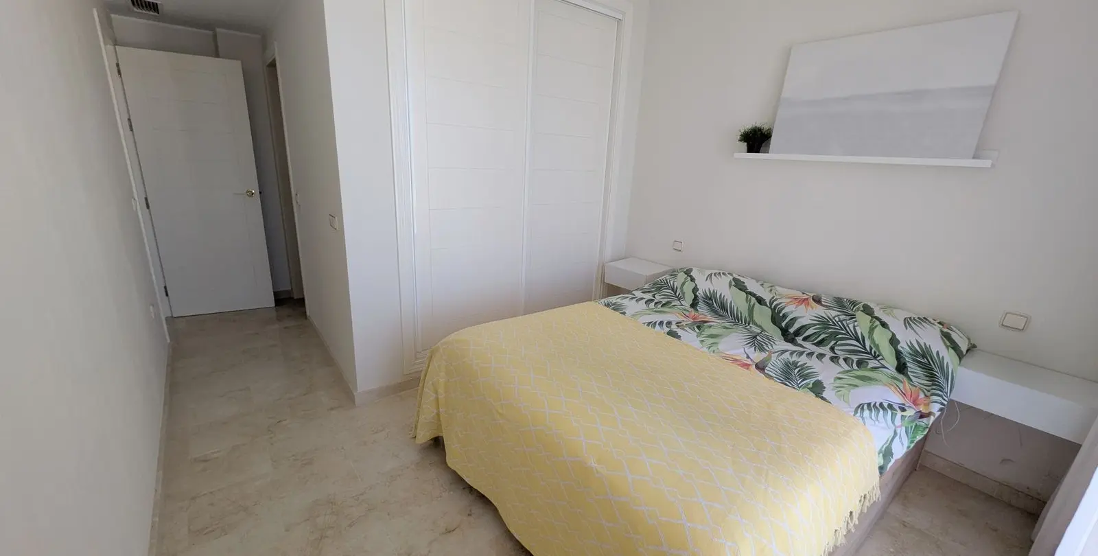 Sale of penthouse duplex in Estepona 30