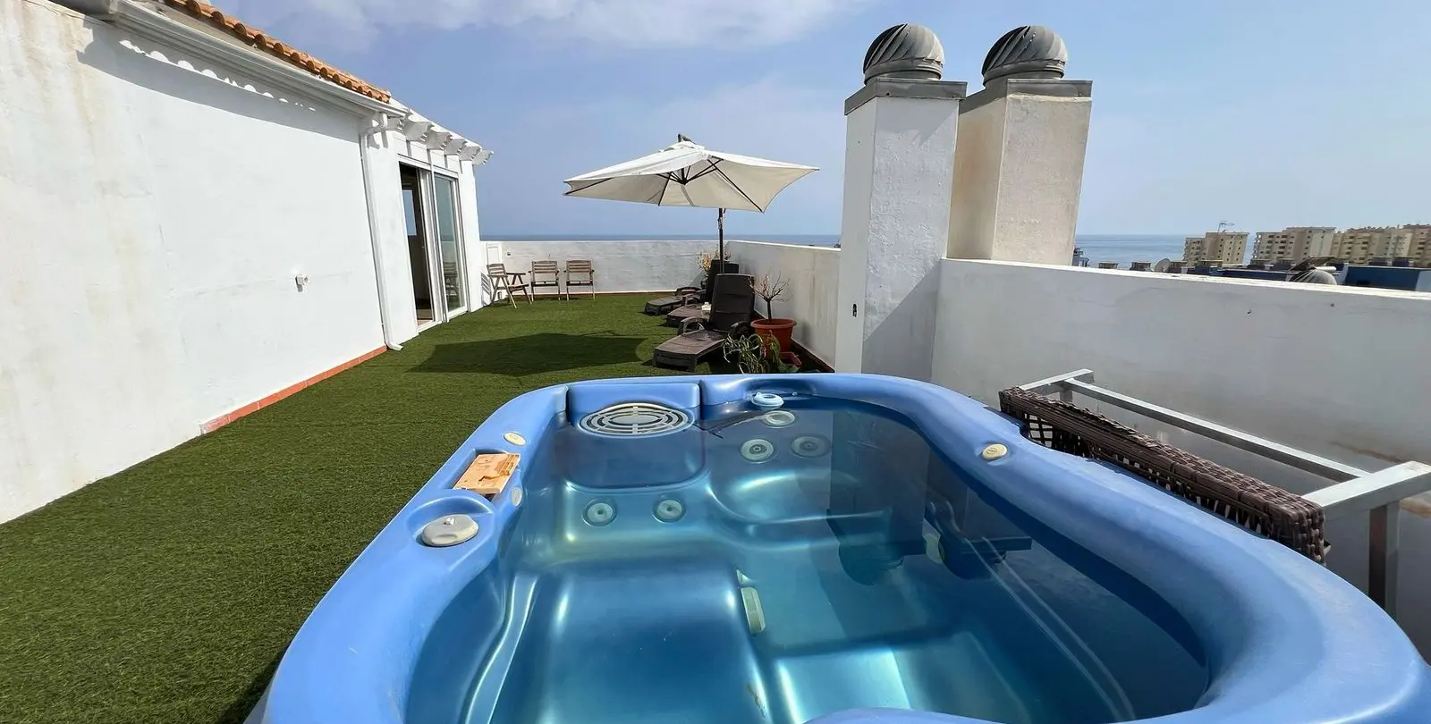 Sale of penthouse duplex in Estepona 33