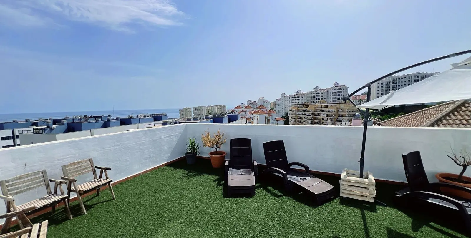 Sale of penthouse duplex in Estepona 35