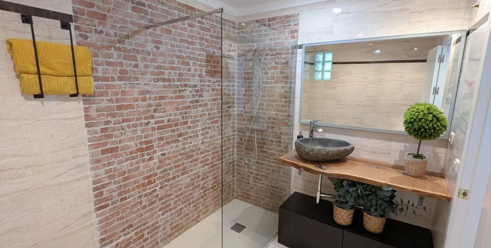 Sale of penthouse duplex in Estepona 36