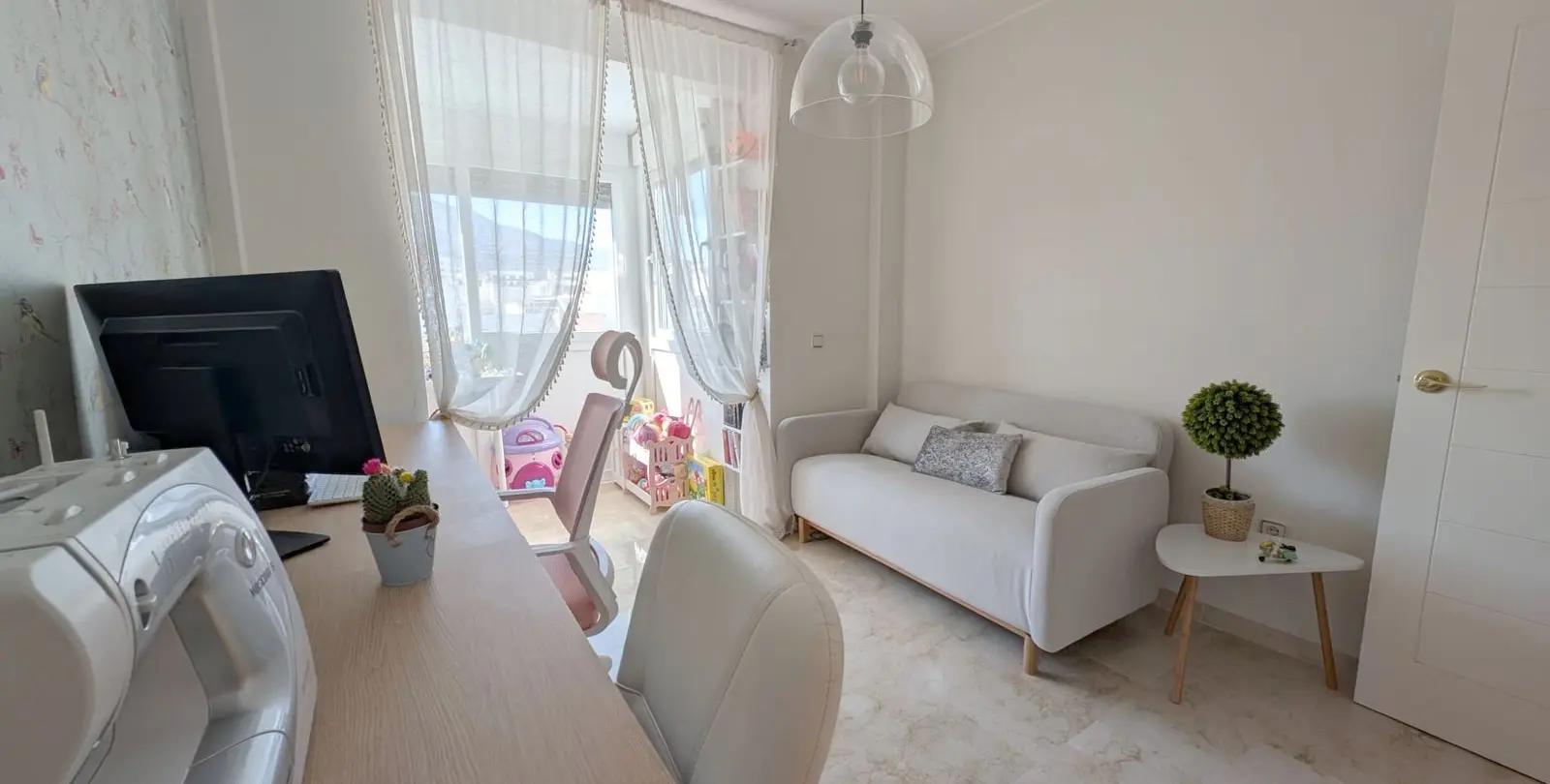 Sale of penthouse duplex in Estepona 39