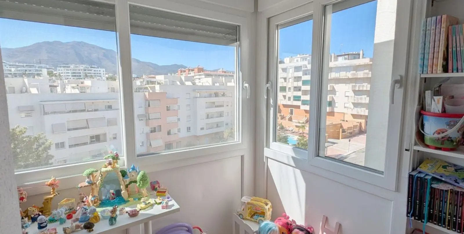 Sale of penthouse duplex in Estepona 45