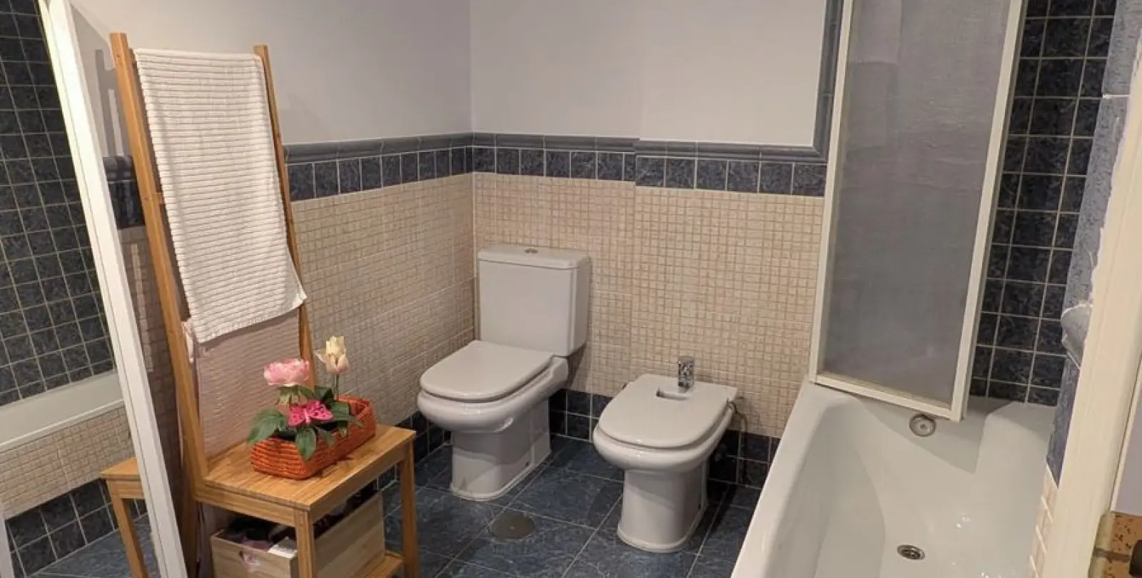 Sale of penthouse duplex in Estepona 56