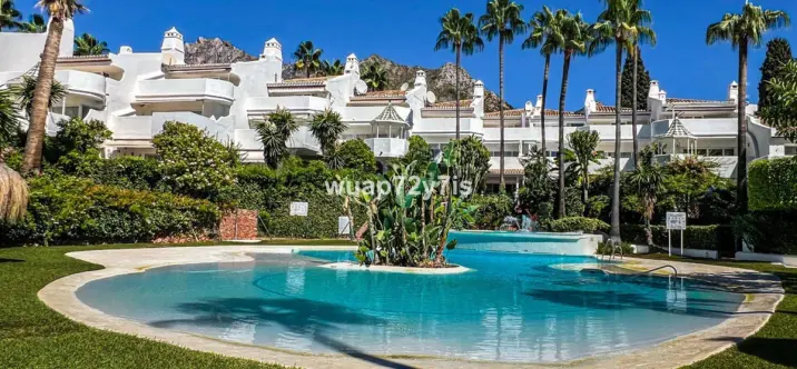 Таунхаус R5161258 0