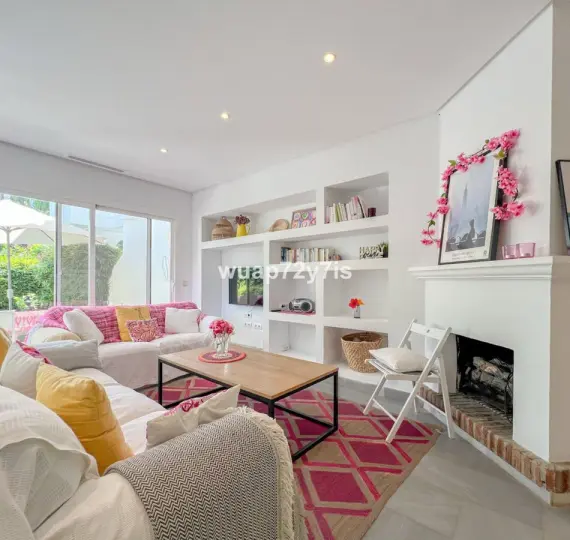 Таунхаус R5161258