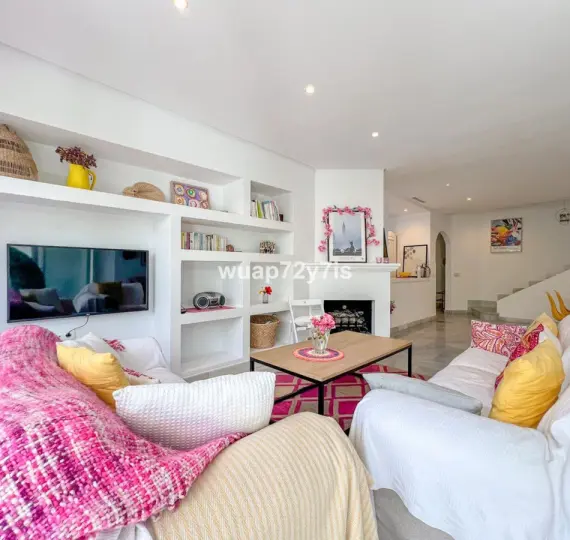 Таунхаус R5161258