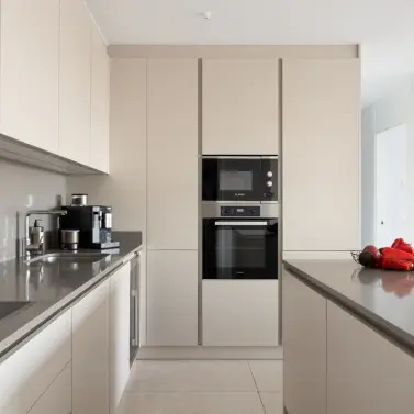 Venta de apartamento en planta media en La Quinta