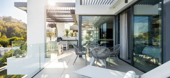 Venta de apartamento en planta media en La Quinta 0