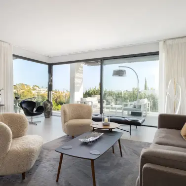 Venta de apartamento en planta media en La Quinta