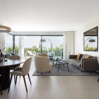 Venta de apartamento en planta media en La Quinta