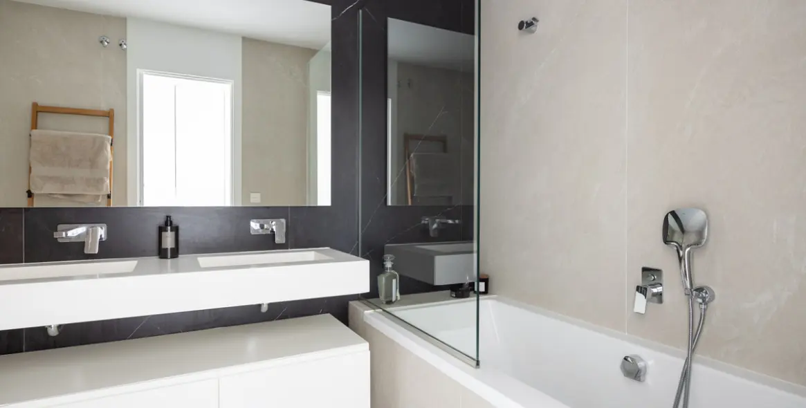 Venta de apartamento en planta media en La Quinta 12