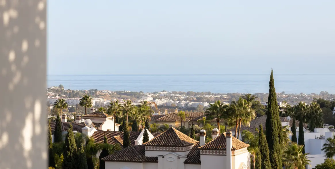 Venta de apartamento en planta media en La Quinta 25