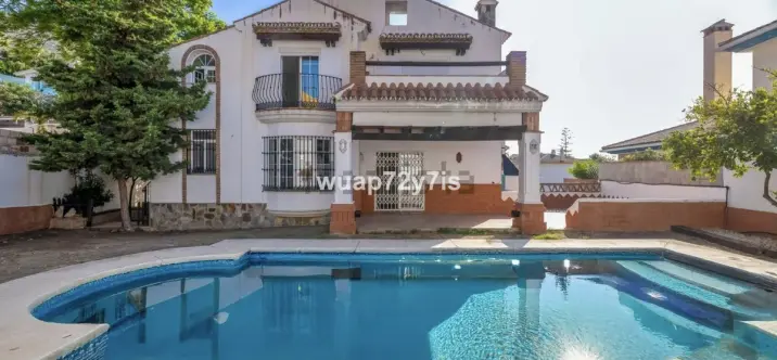 Sale of detached villa in Benalmadena 0