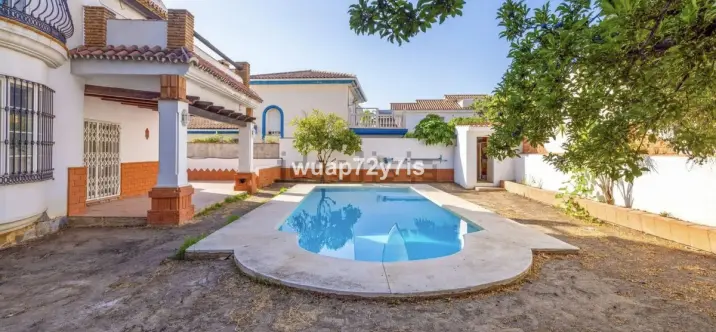 Sale of detached villa in Benalmadena 1