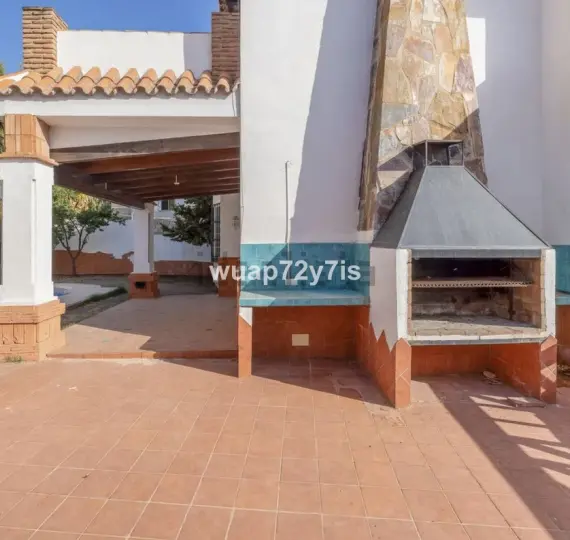Sale of detached villa in Benalmadena
