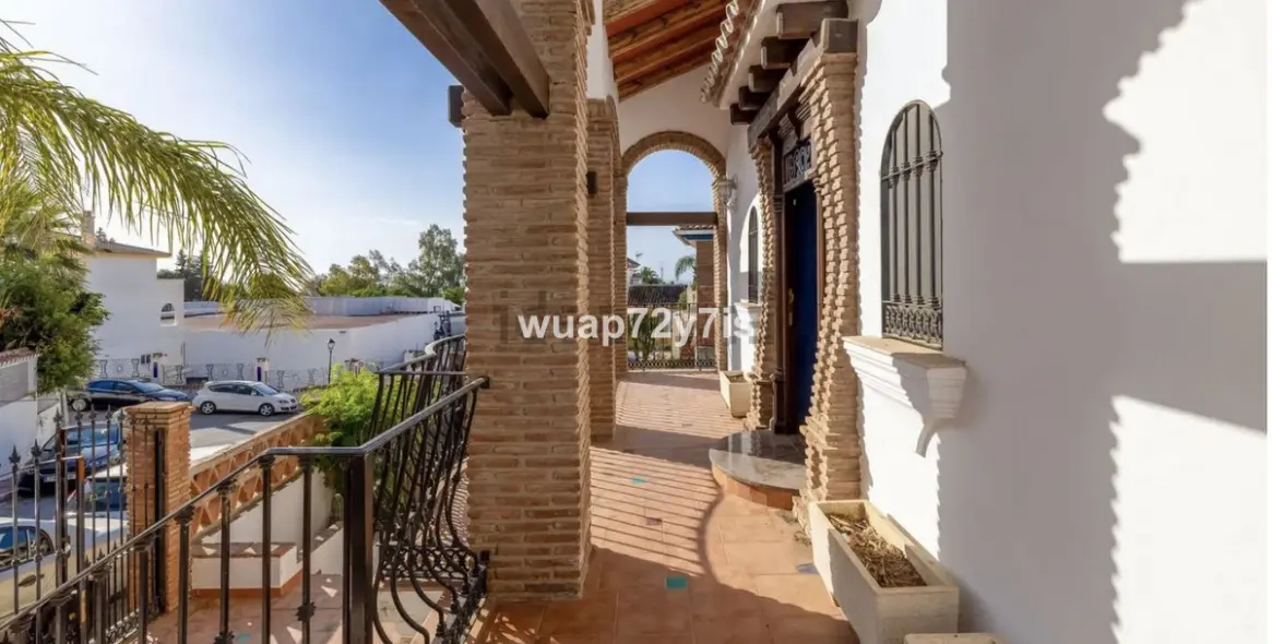 Sale of detached villa in Benalmadena 4