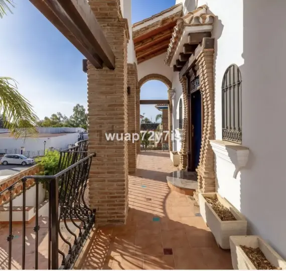 Sale of detached villa in Benalmadena