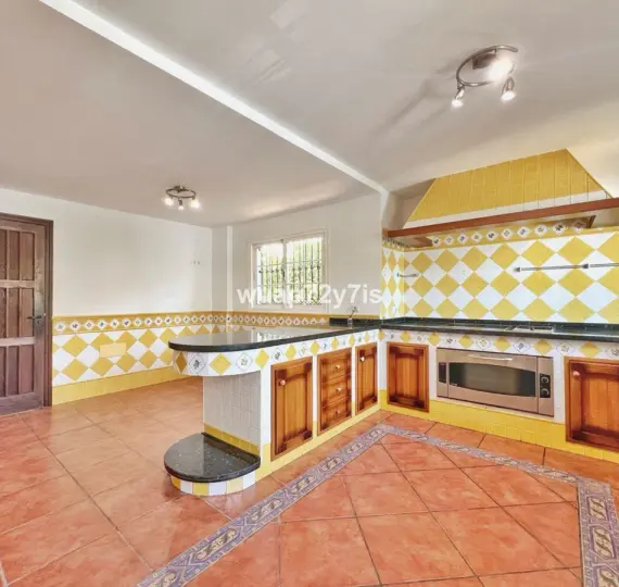 Sale of detached villa in Benalmadena