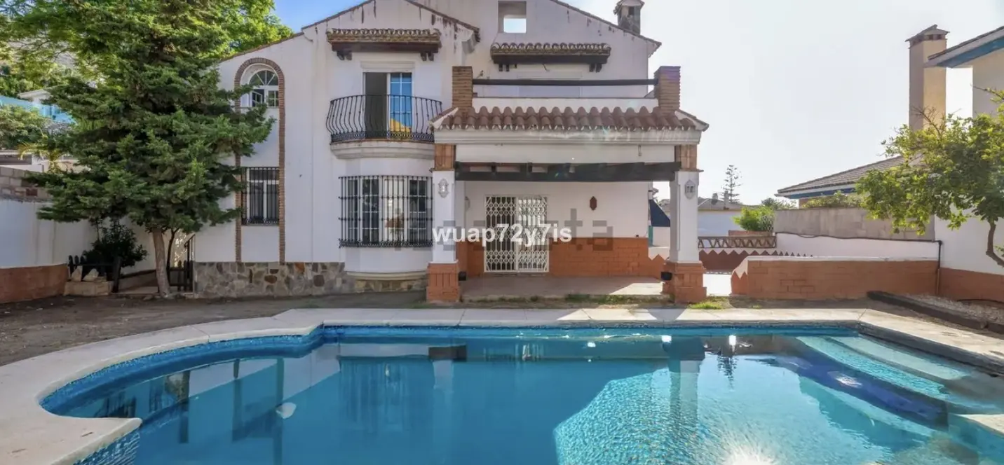 Sale of detached villa in Benalmadena 0