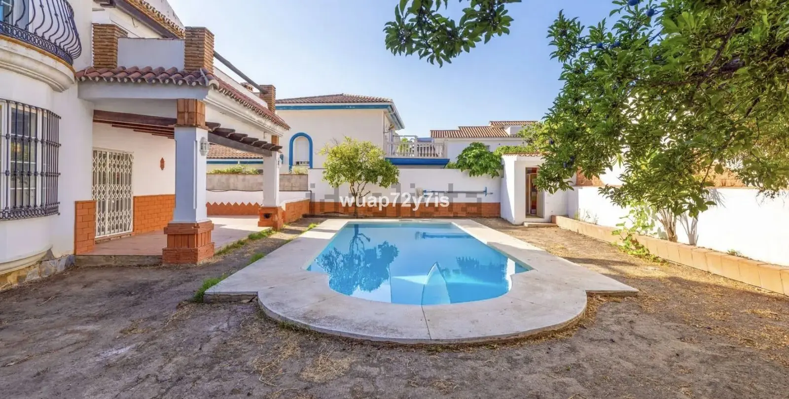Продажа  отдельно стоящей виллы в Benalmadena 2