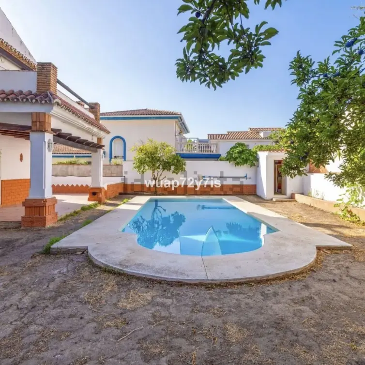 Sale of detached villa in Benalmadena