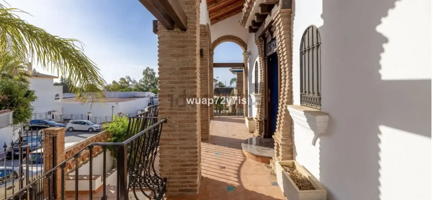 Sale of detached villa in Benalmadena 3