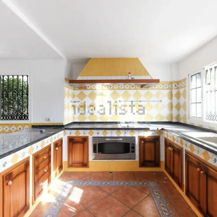 Sale of detached villa in Benalmadena