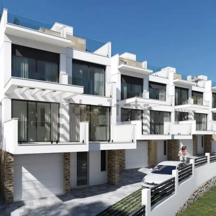 Sale of detached villa in Nerja
