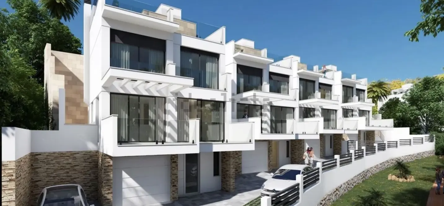 Sale of detached villa in Nerja 1