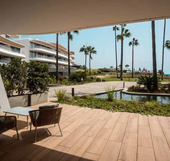 Продажа апартаментов на первом этаже в Estepona