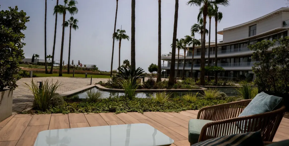 Venta de apartamento en planta baja en Estepona 3