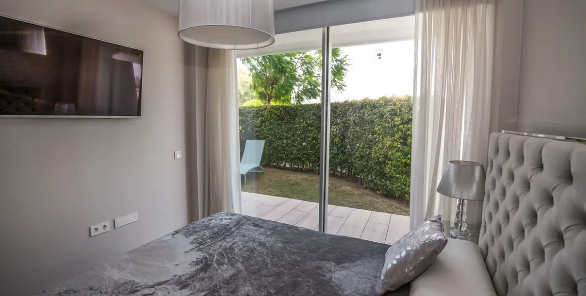 Venta de apartamento en planta baja en Estepona 9