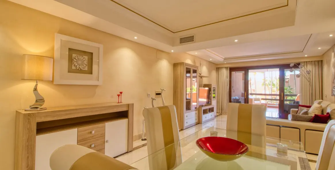 Продажа апартаментов на среднем этаже в Estepona 4