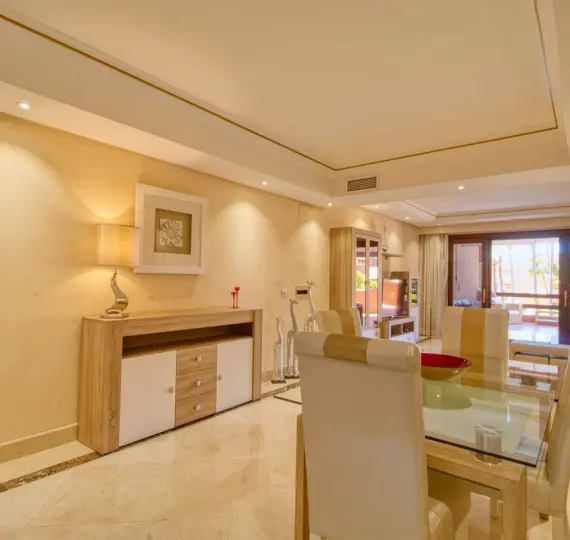 Продажа апартаментов на среднем этаже в Estepona