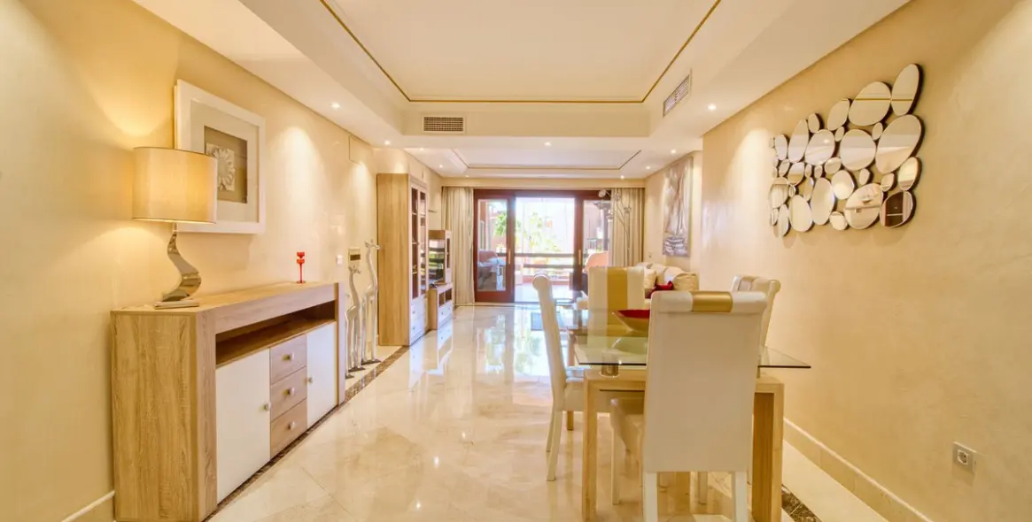 Продажа апартаментов на среднем этаже в Estepona 7