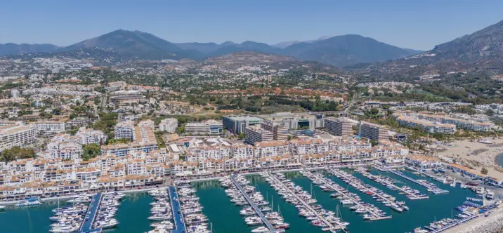Продажа апартаментов на среднем этаже в Puerto Banús 0