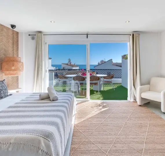 Продажа апартаментов на среднем этаже в Puerto Banús
