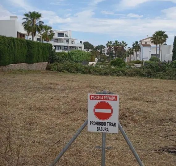 Продажа  жилого участка в Estepona