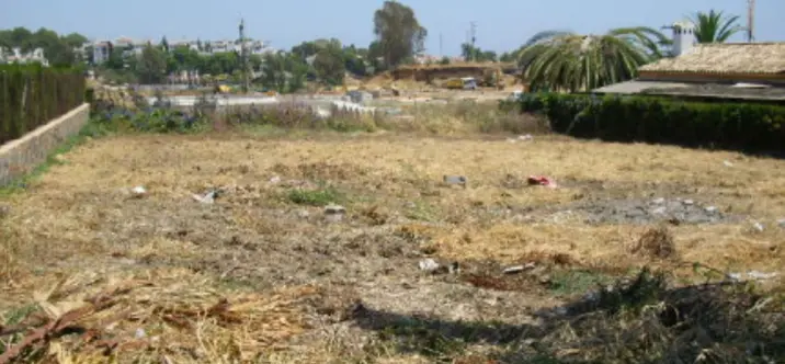 Venta de parcela residencial en Estepona 0
