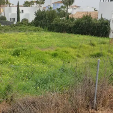 Venta de parcela residencial en Estepona