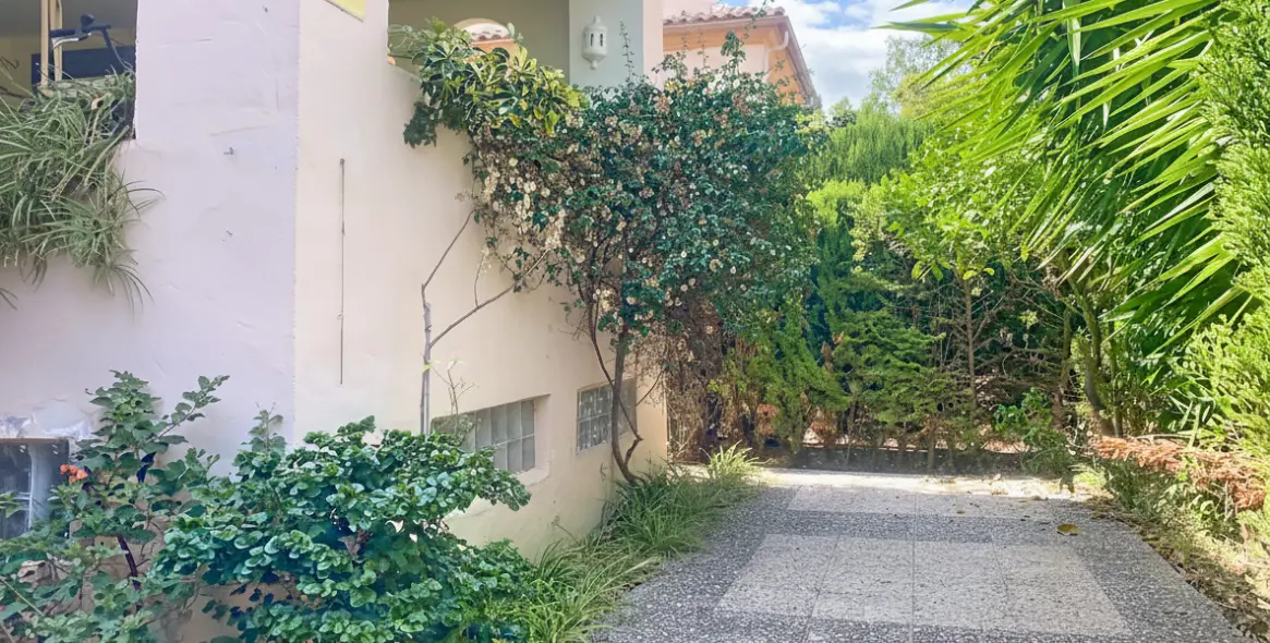 Venta de casa pareada en Guadalmina Alta 43