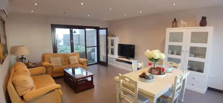 Venta de villa independiente en Los Pacos 3