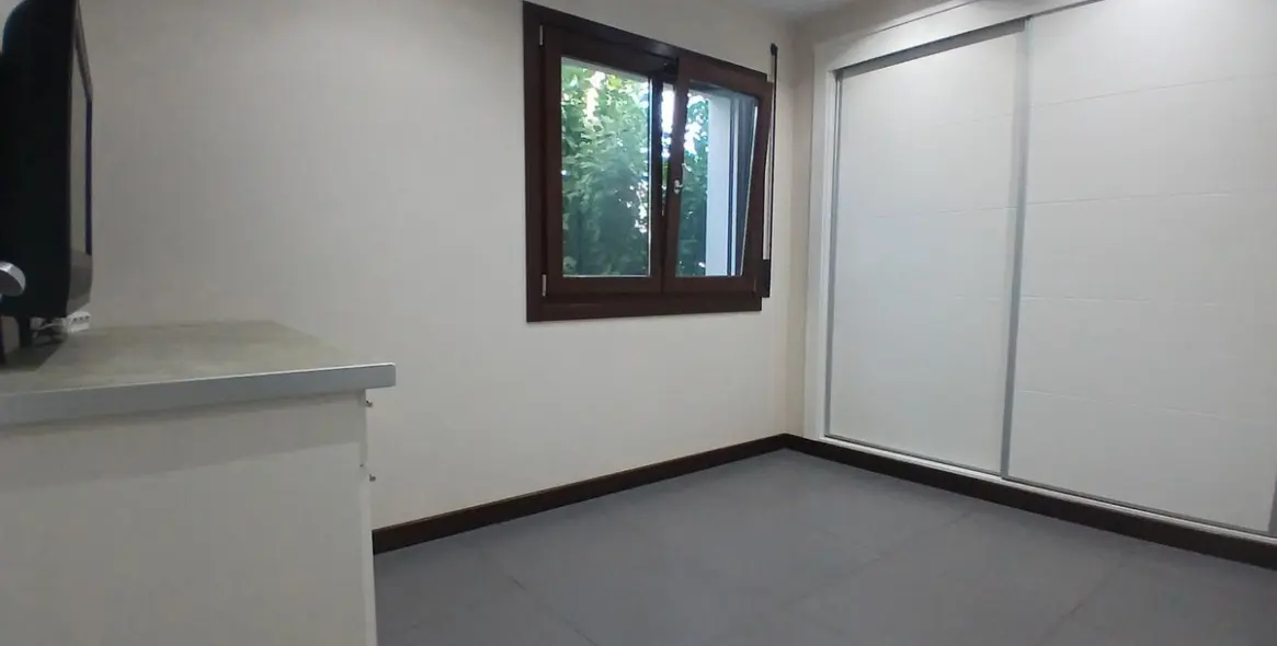 Продажа  отдельно стоящей виллы в Los Pacos 12