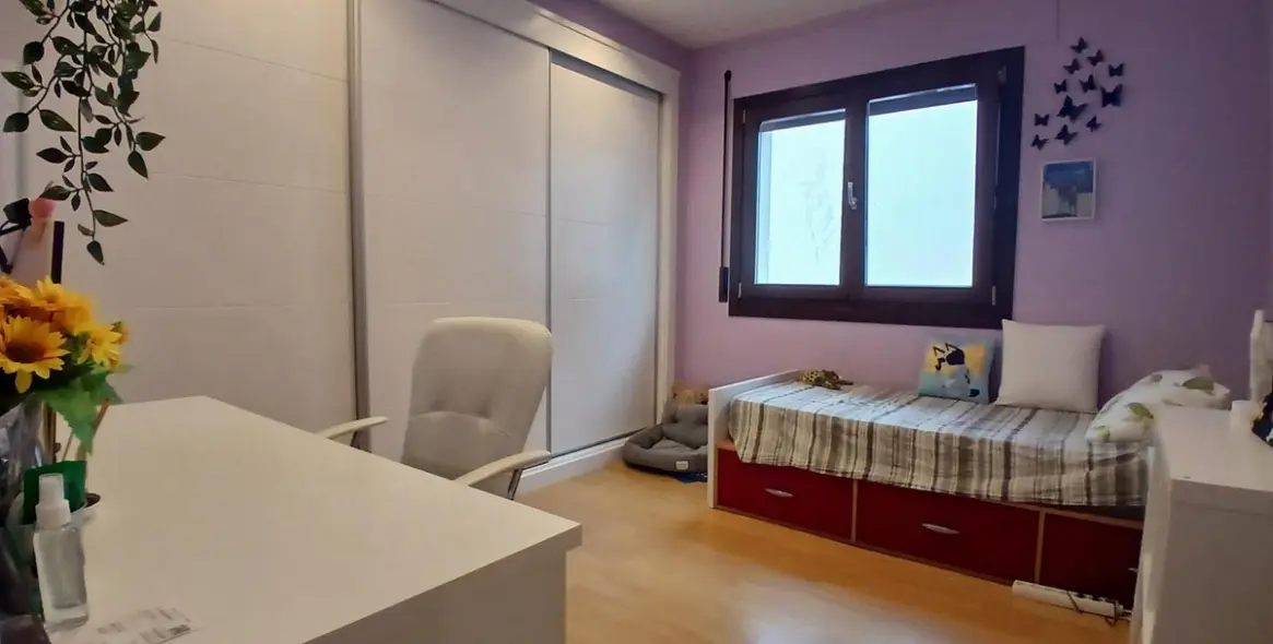 Продажа  отдельно стоящей виллы в Los Pacos 13